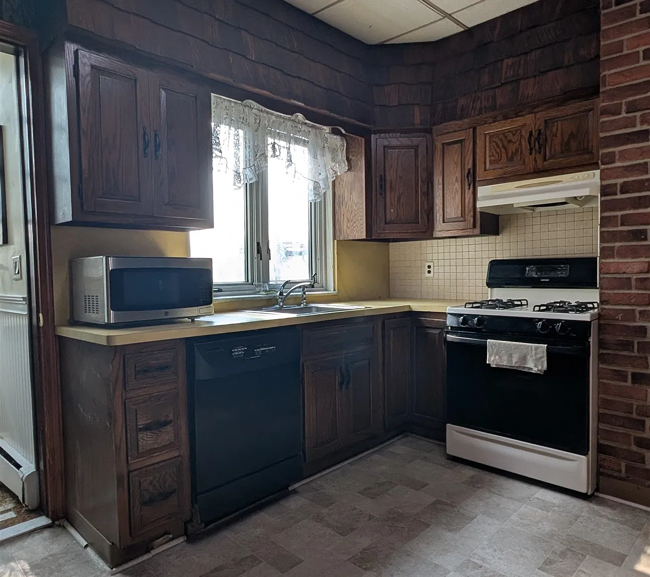2 bed, 1.0 bath, $2,000 — Photo 3