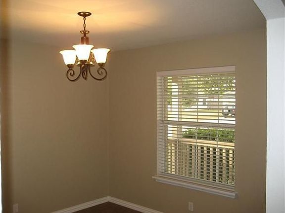 4th image of 729 Annika Way