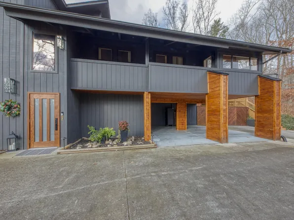 333 Enchanted Forest Ln, Sevierville, TN 37876