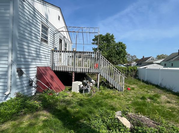 125 Garibaldi Ave, Stratford, CT 06615