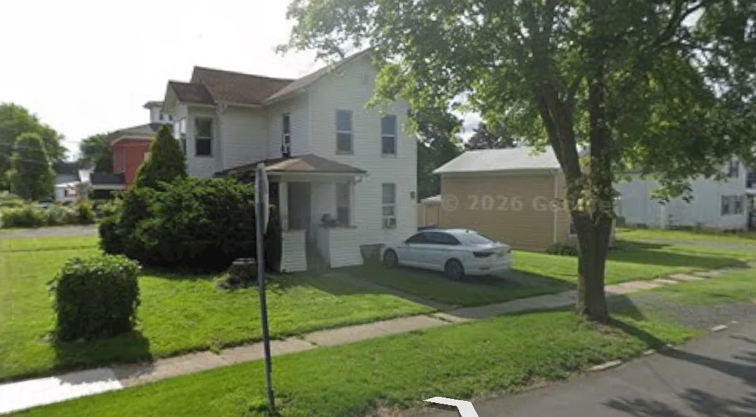 32 Rumsey St — Photo 1