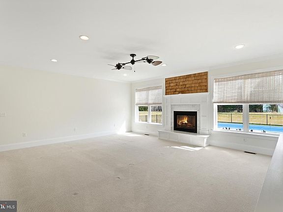 4th image of 4395 Green Briar Way