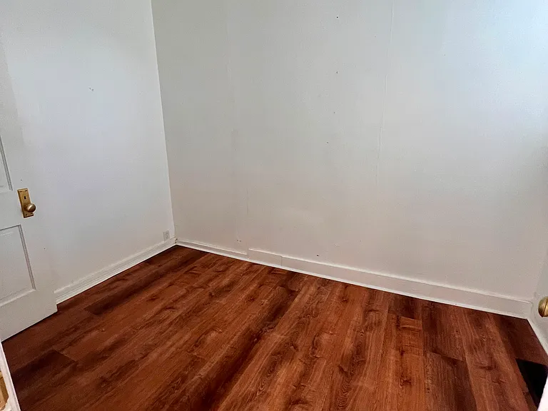 625 Wood St — Photo 8