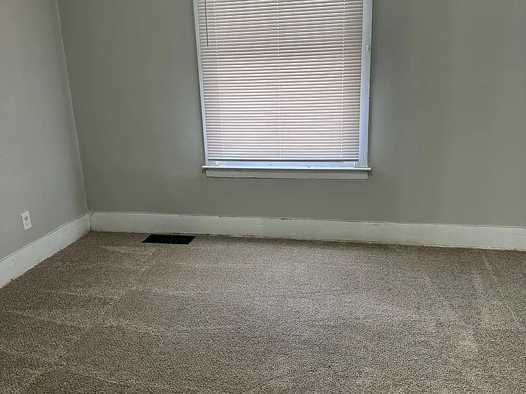 661 Cecil Ave — Photo 8
