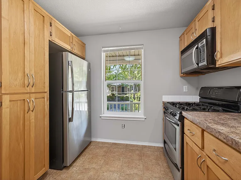 811 NW 16th Ave — Photo 8