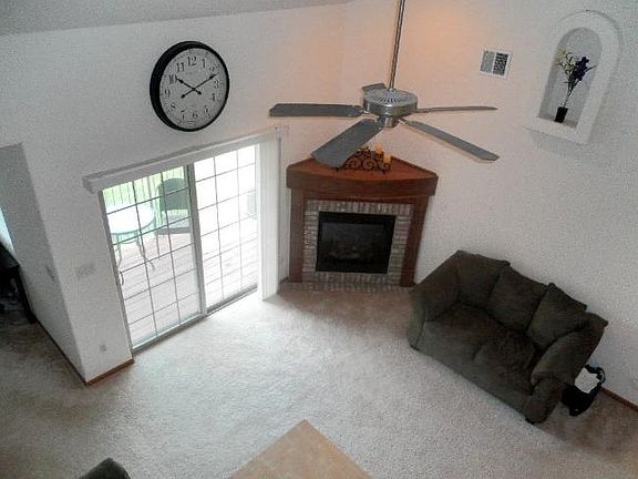 3rd image of 1353 Rose Ct