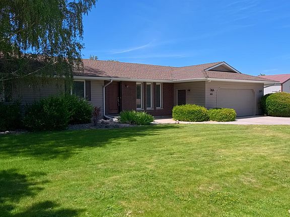 3rd image of 223 Hillcrest Rd