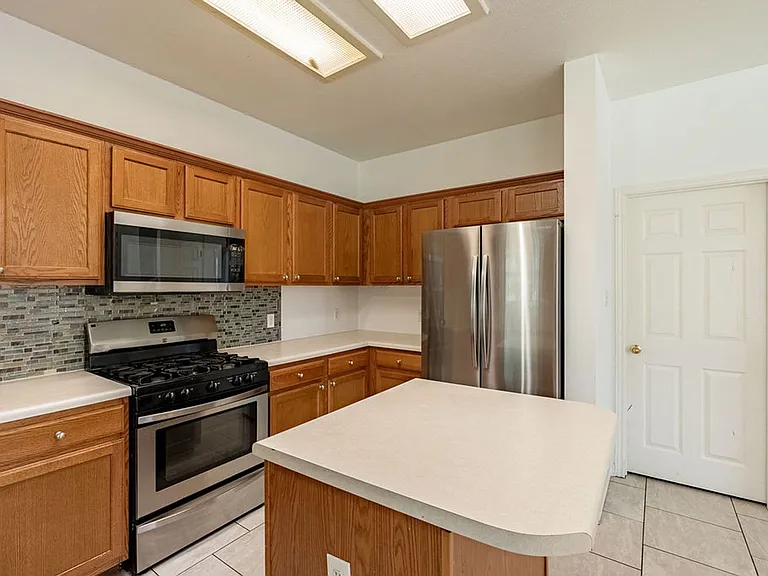 1016 Tom Seaver Pl — Photo 7