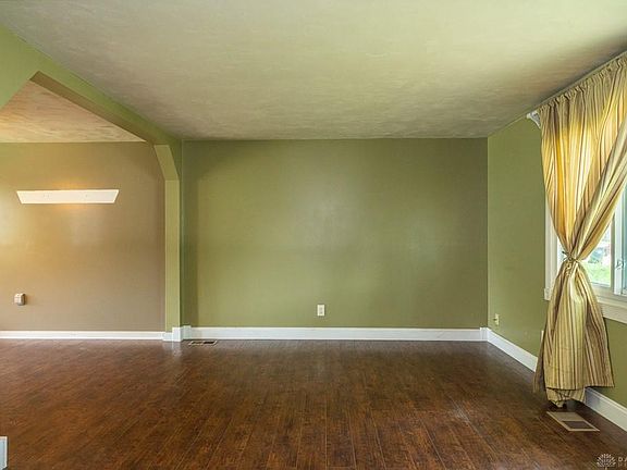 4th image of 3820 Longridge Dr