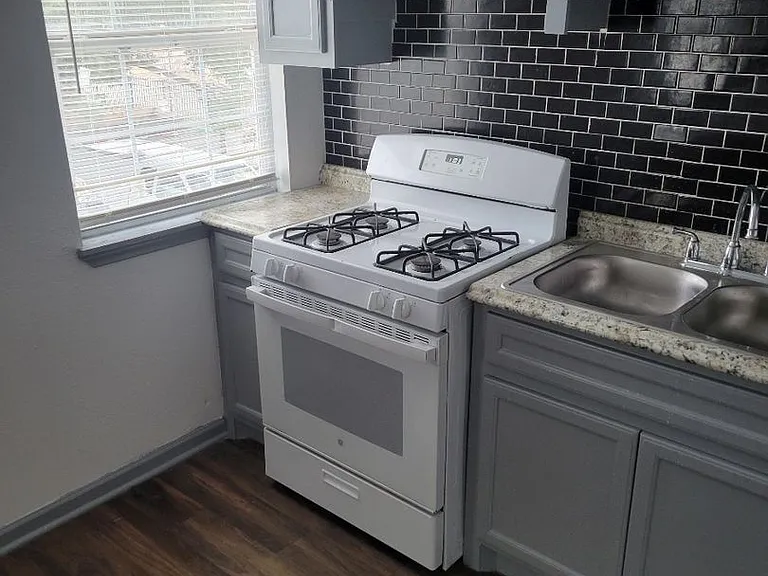 5301 Collingsworth St — Photo 1