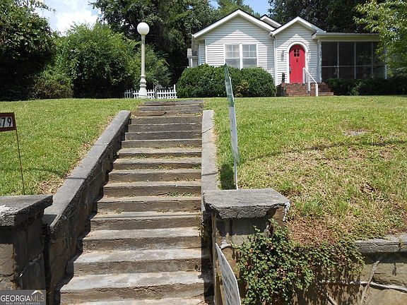 3rd image of 379 Warwoman Rd