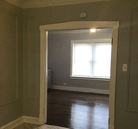4th image of 6600 S Ingleside Ave #3