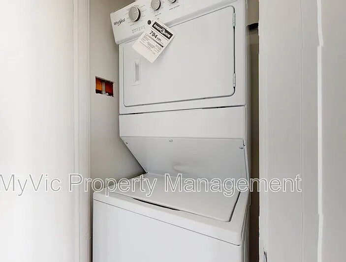 8015 102nd St NW — Photo 7