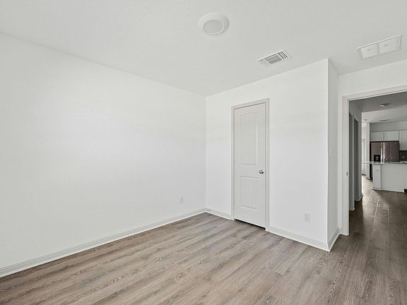 4th image of 212 Sweetwater Creek Ln