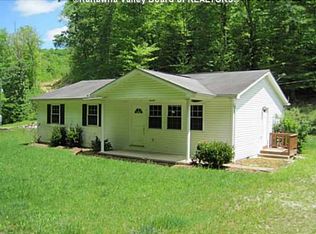 826 Vine Dr, Elkview, WV 25071