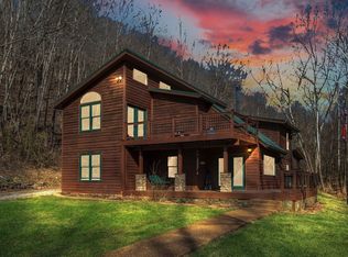 140 Carver Hollow Rd, Pleasant Shade, TN 37145