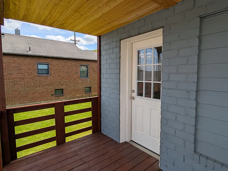 56 Franklin Ave #A — Photo 7