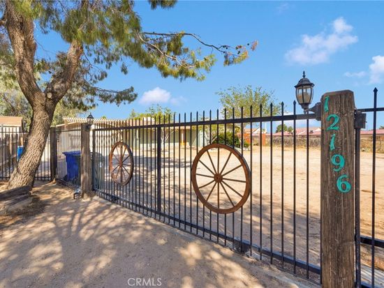 12196 Toltec Dr, Apple Valley, CA 92308