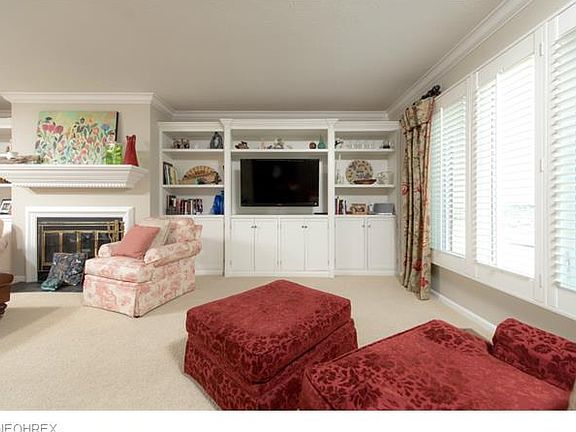 3rd image of 11705 Edgewater Dr #1