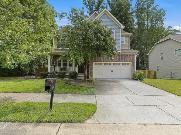 1104 Broadcreek Dr, Fuquay Varina, NC 27526
