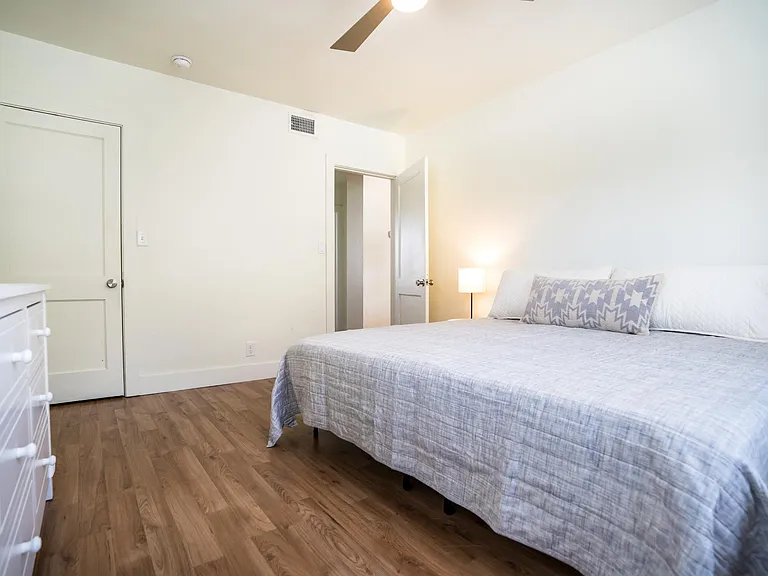 2160 Riverside Ave #5 — Photo 17
