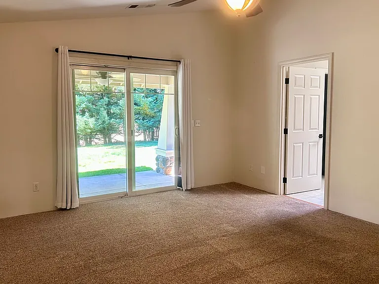 3311 Edgewater Dr — Photo 8
