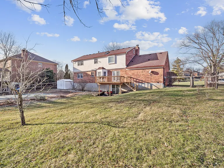 7489 Fitzroy Ct — Photo 46