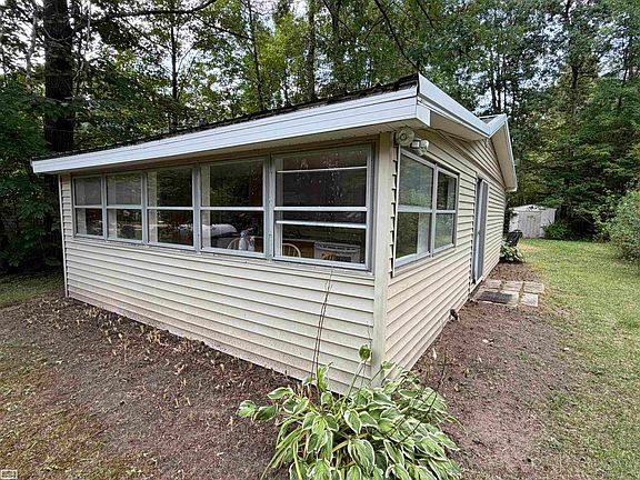 2nd image of 4875 Highland Ct