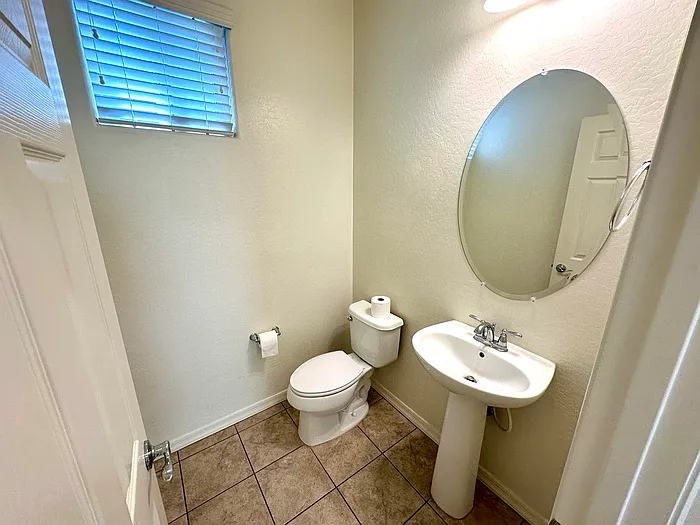3833 E Robert St — Photo 12
