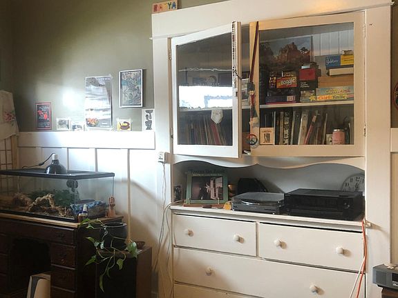 5th image of 923 20th St APT 4