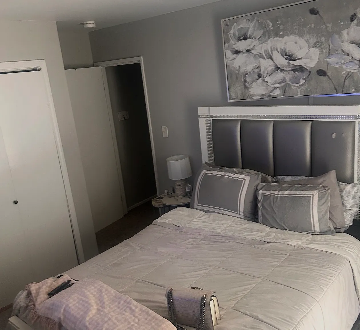 3 bed, 1084 sqft, $2,300 — Photo 2