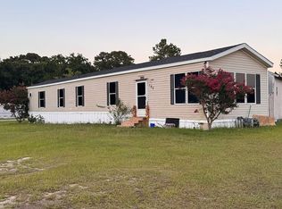 102 Applewood Rd, Saint Pauls, NC 28384