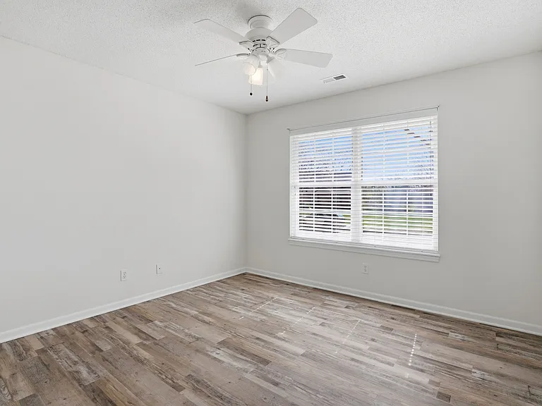 3604 Chatham Dr — Photo 18