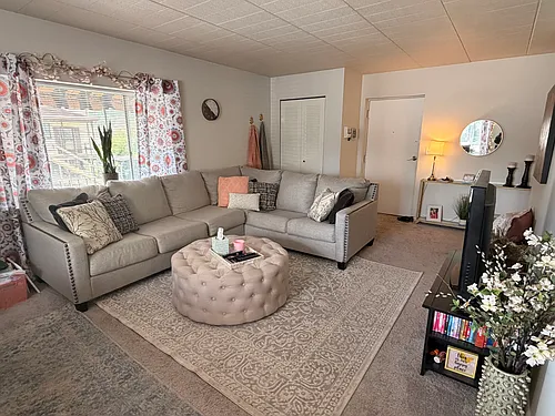 1101 Mount Royal Blvd Photo 1