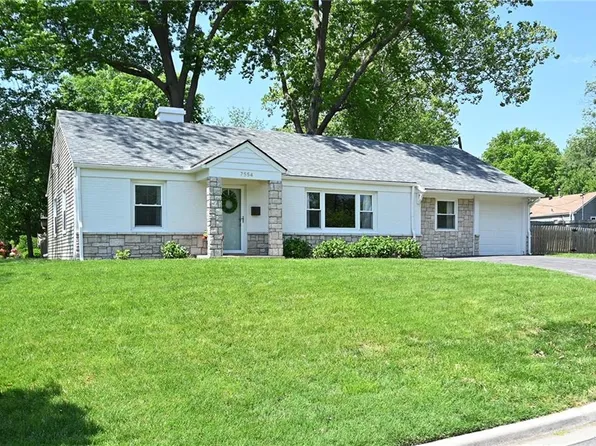 7554 Booth Dr, Prairie Village, KS 66208