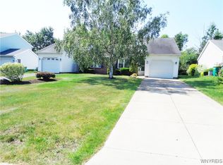 4315 Twilight Ln, Hamburg, NY 14075