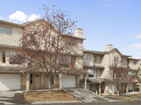 222 E Christie Park Mews SW, Calgary, AB T3H 3H2