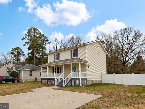3rd image of 617 Wakefield Dr