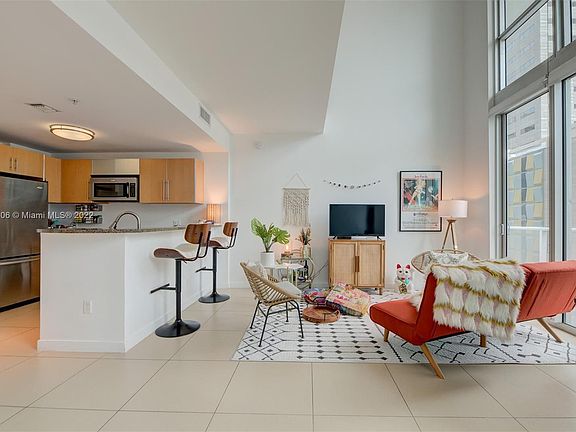5th image of 300 S Biscayne Blvd #L-428