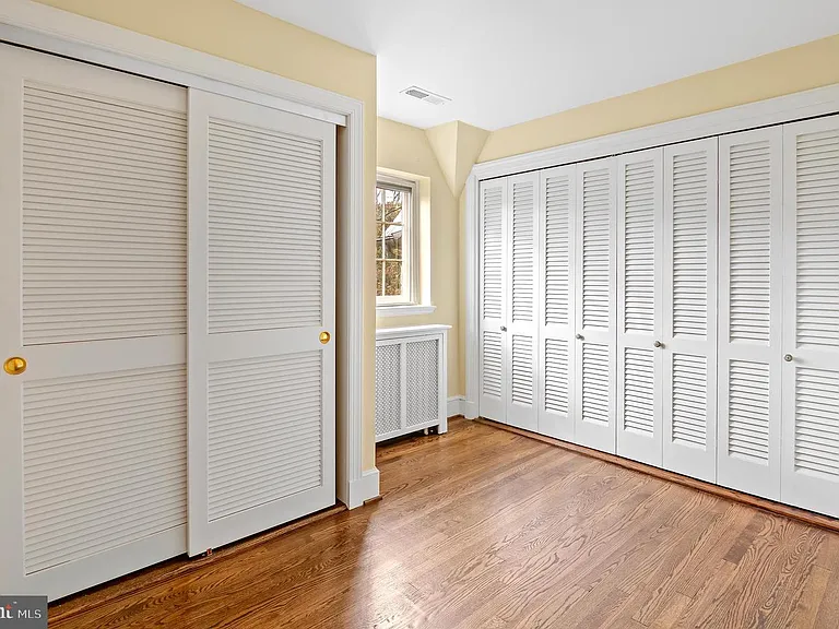 7704 Crossland Rd — Photo 31