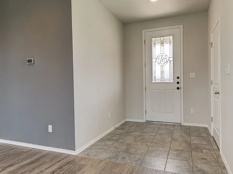 17324 Brittle Ln — Photo 4