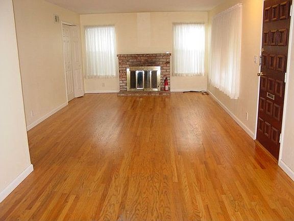 4th image of 3001 Francis Dr