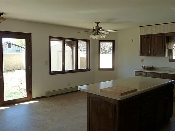 3rd image of 587 Grand Canyon Dr