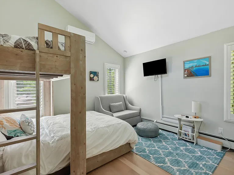 43 Highlands Dr — Photo 16