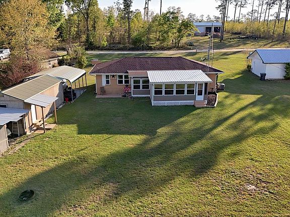 4th image of 8119 Clearwater Dr