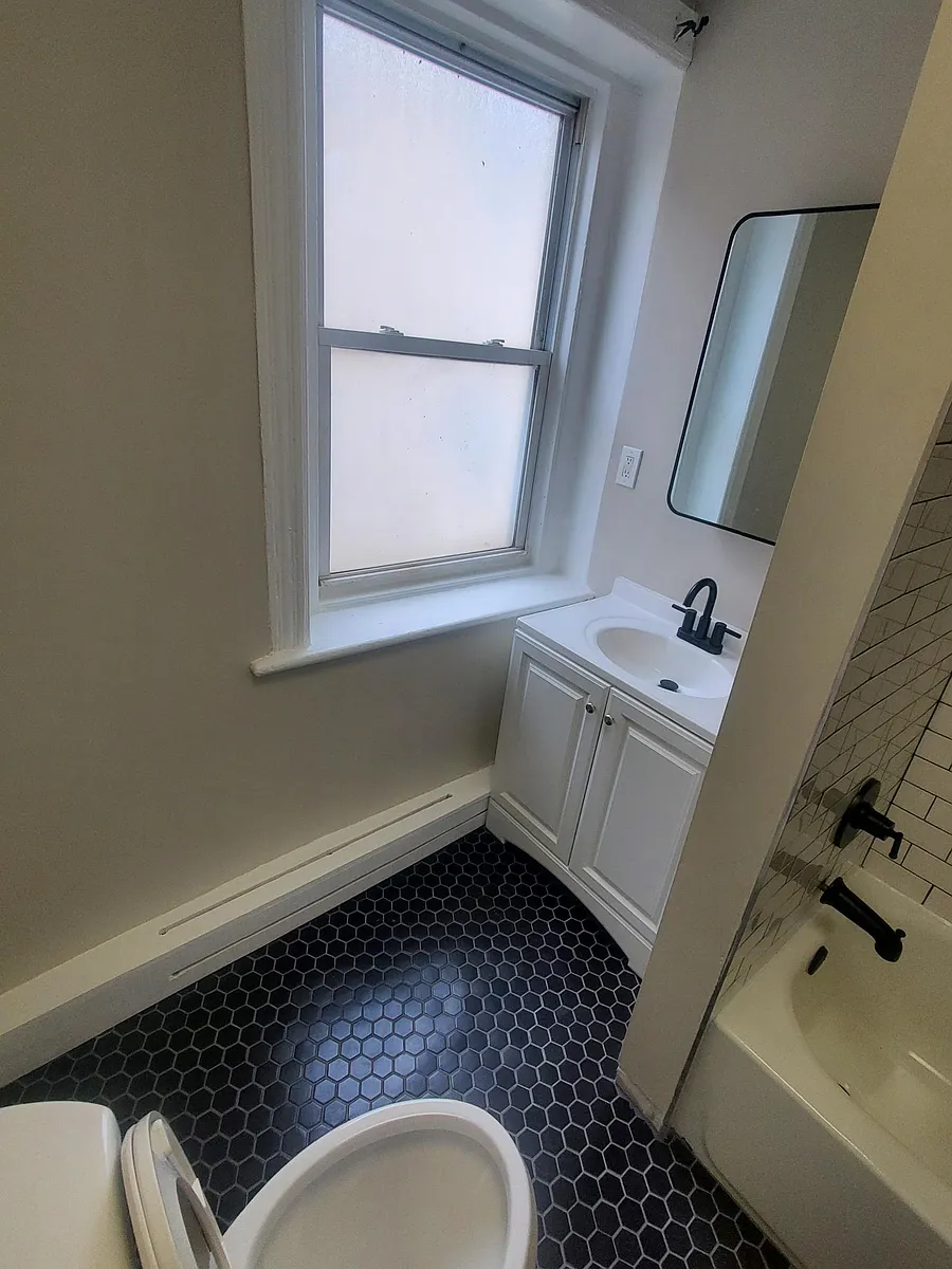 Building Photo - 125 2nd St #2