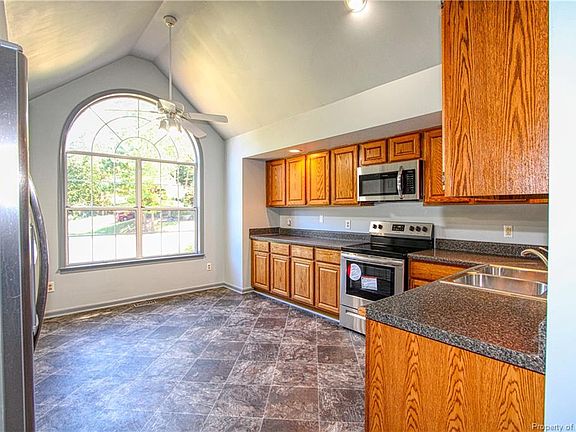 2nd image of 99 Boulder Way