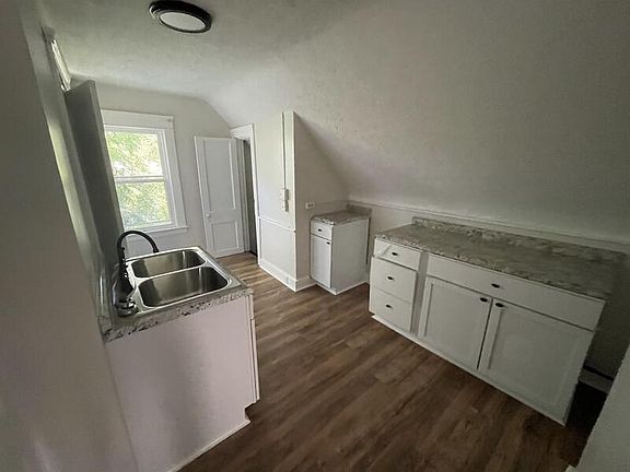 2nd image of 3309 Desota Ave #3