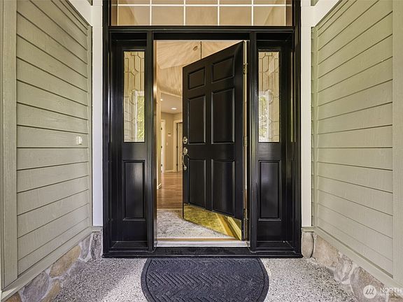 4th image of 2401 Lyons Avenue NE