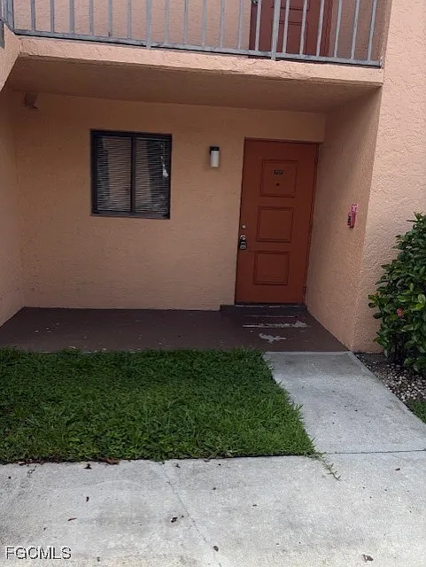 2 bed, 2.0 bath, 752 sqft, $1,300 — Photo 2